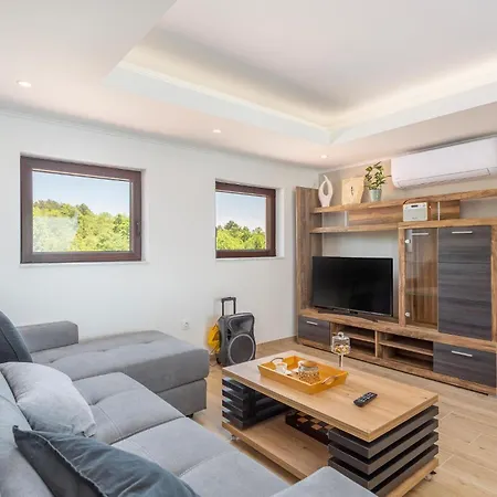 Apartman In With House Sea View Rijeka