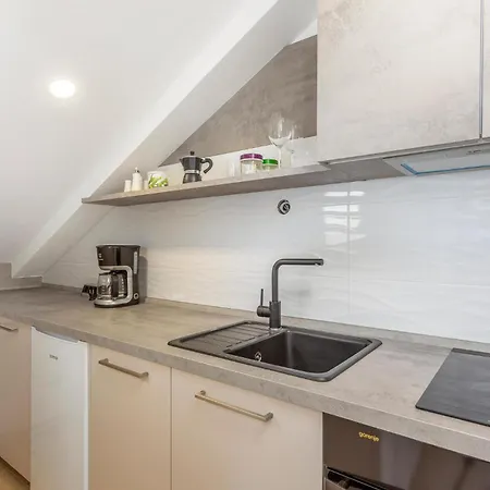 In With House Sea View Apartamento Rijeka
