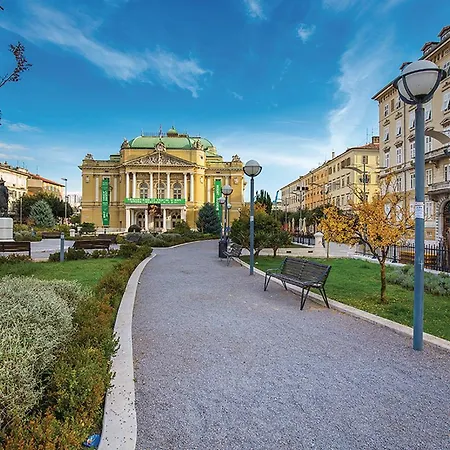 In With House Sea View Apartamento Rijeka
