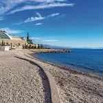 In With House Sea View Apartament