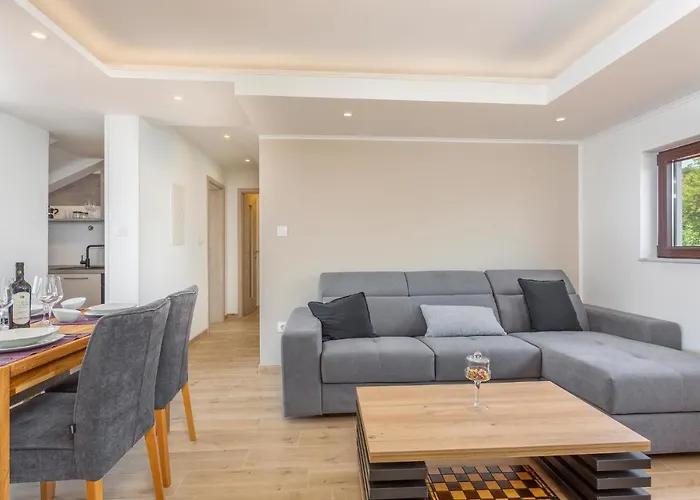 Appartement 2 Bedroom Stunning In *